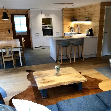 De Charme, Le Caribou Lodge, Eifel Belge Chalet *